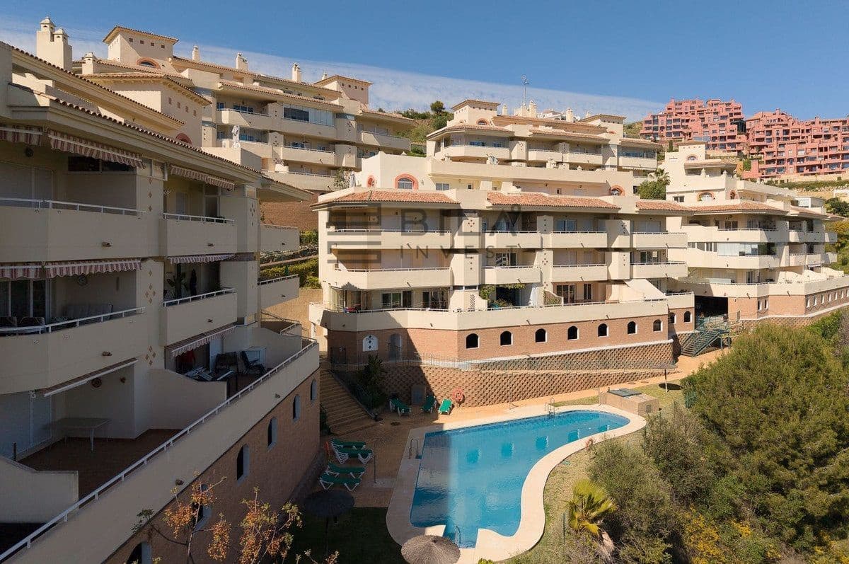 2 slaapkamer Flat te koop in Calahonda met zwembad garage - € 275.000 (Ref: 9826122)