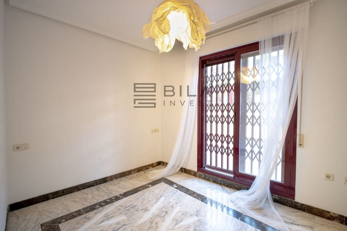2 soverom Leilighet til salgs i Benalmadena med svømmebasseng garasje - € 450 000 (Ref: 9826128)