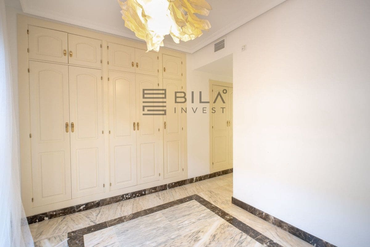 2 soverom Leilighet til salgs i Benalmadena med svømmebasseng garasje - € 450 000 (Ref: 9826128)