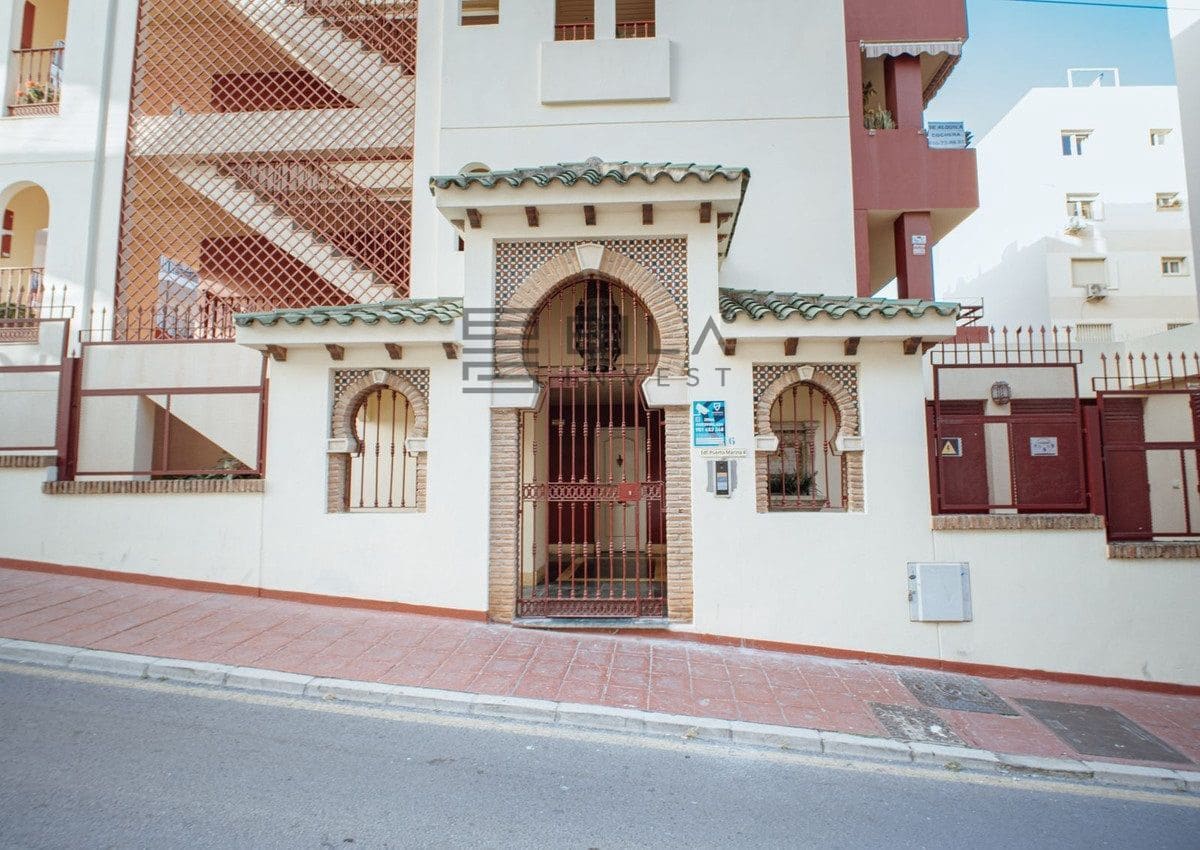 2 soverom Leilighet til salgs i Benalmadena med svømmebasseng garasje - € 450 000 (Ref: 9826128)