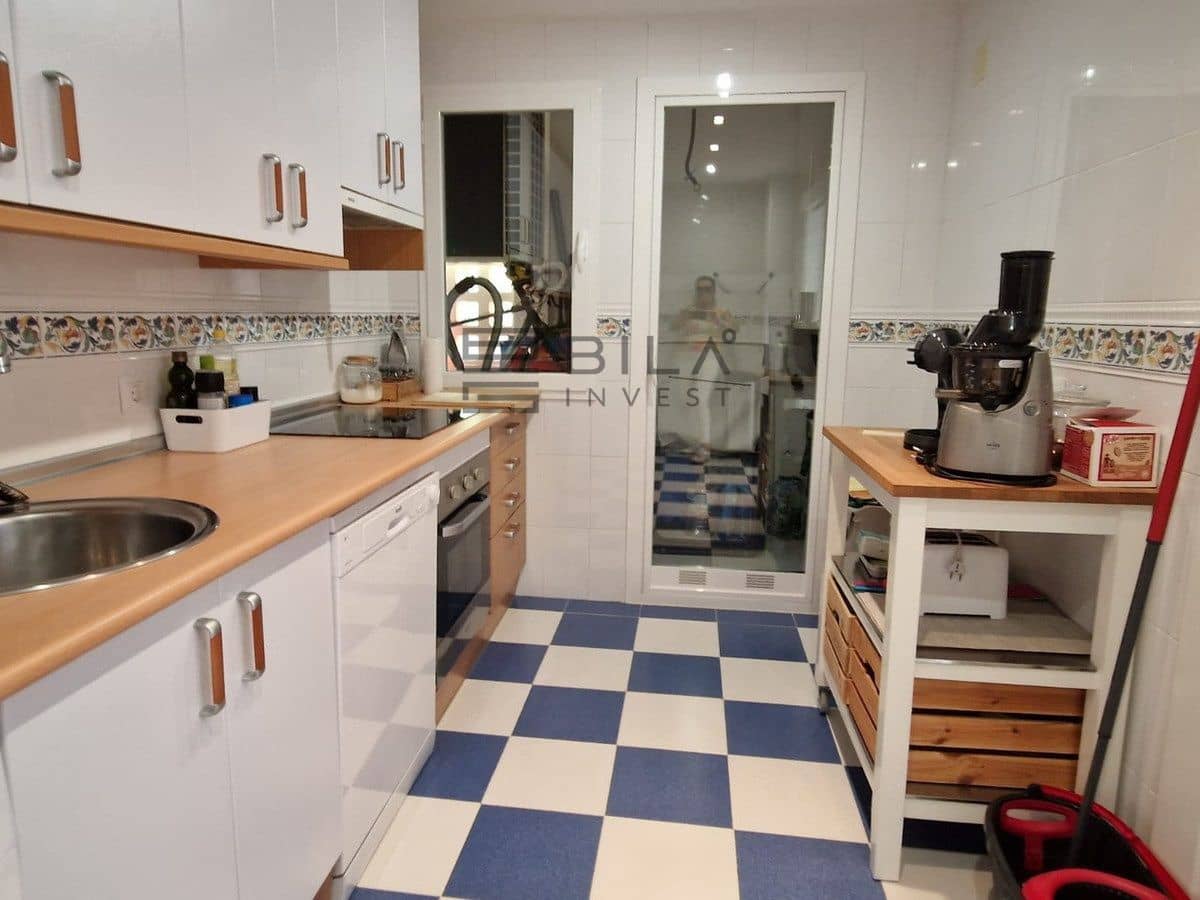 2 bedroom Flat for sale in Calahonda with pool garage - € 339,000 (Ref: 9826738)
