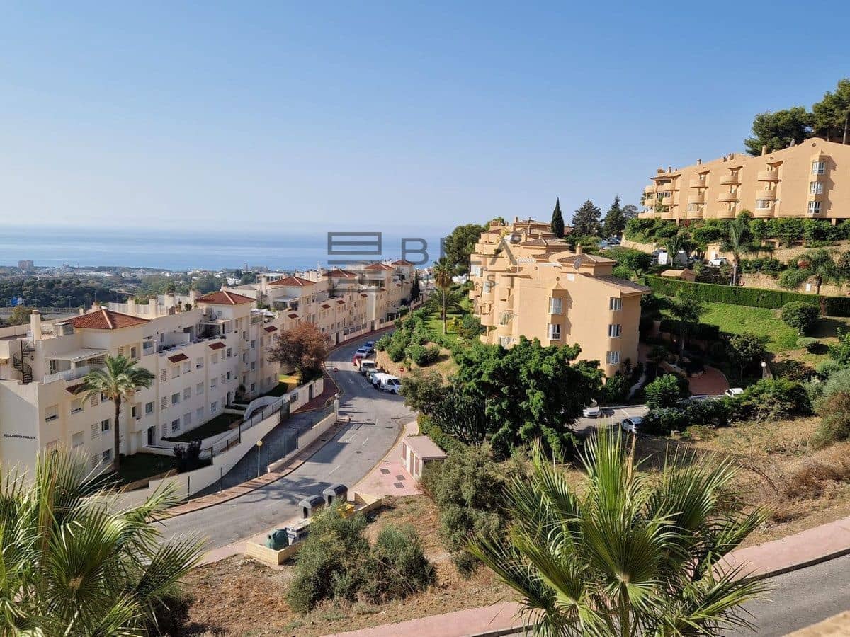 2 bedroom Flat for sale in Calahonda with pool garage - € 339,000 (Ref: 9826738)