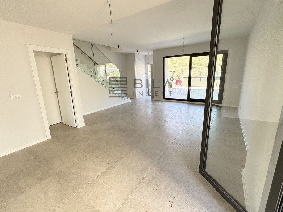 3 quarto Casa em Banda para venda em Riviera del Sol com piscina - 575 000 € (Ref: 9826739)