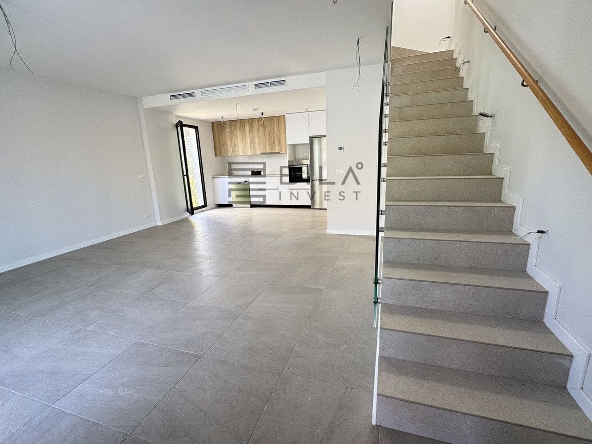 3 quarto Casa em Banda para venda em Riviera del Sol com piscina - 575 000 € (Ref: 9826739)