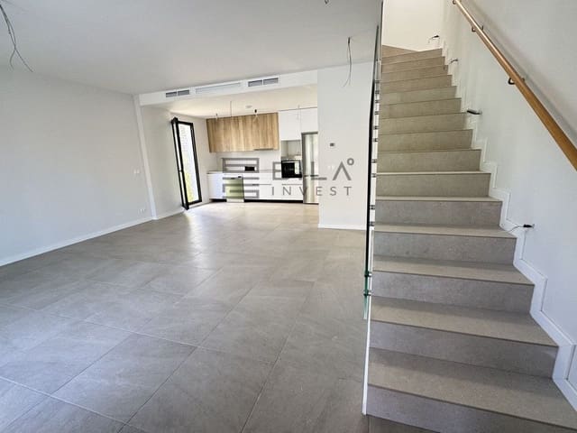 3 soveværelse Byhus til salg i Riviera del Sol, Mijas med swimmingpool - € 575.000 (Ref: 9826739)