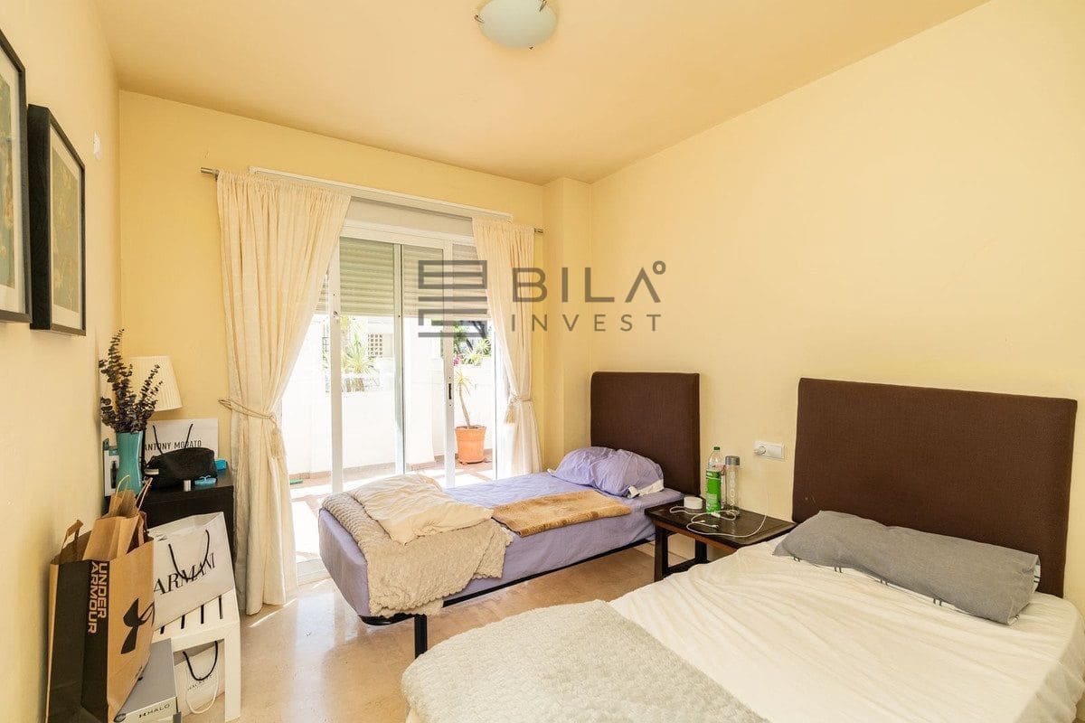 2 slaapkamer Penthouse te koop in Calahonda met zwembad - € 395.000 (Ref: 9828209)