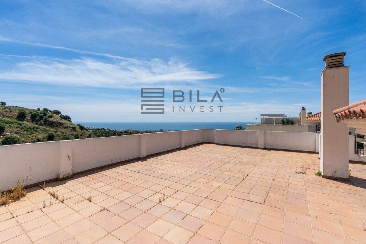 2 slaapkamer Penthouse te koop in Calahonda met zwembad - € 395.000 (Ref: 9828209)