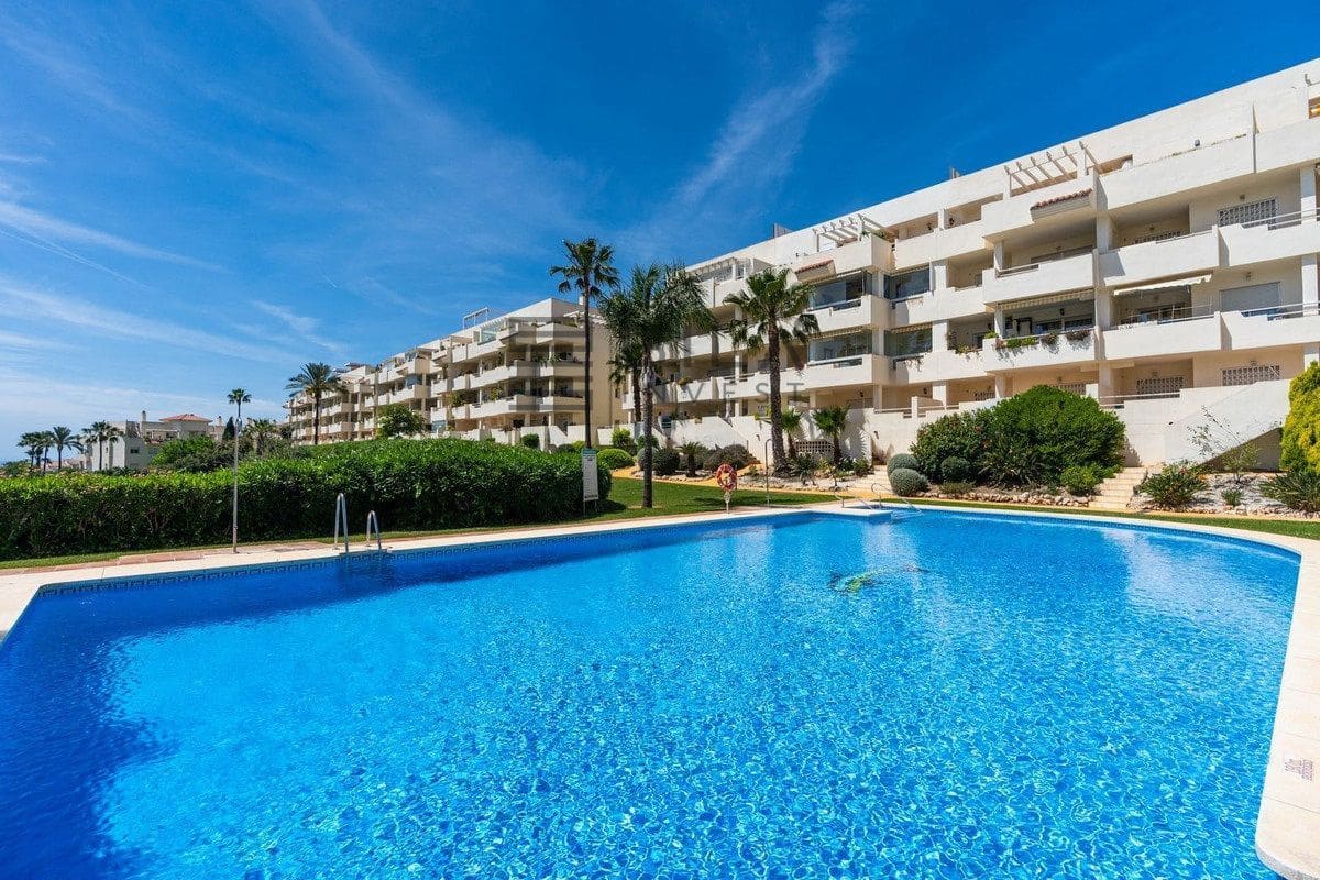 2 slaapkamer Penthouse te koop in Calahonda met zwembad - € 395.000 (Ref: 9828209)