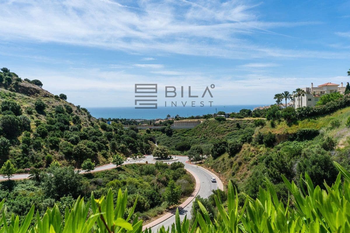 2 slaapkamer Penthouse te koop in Calahonda met zwembad - € 395.000 (Ref: 9828209)