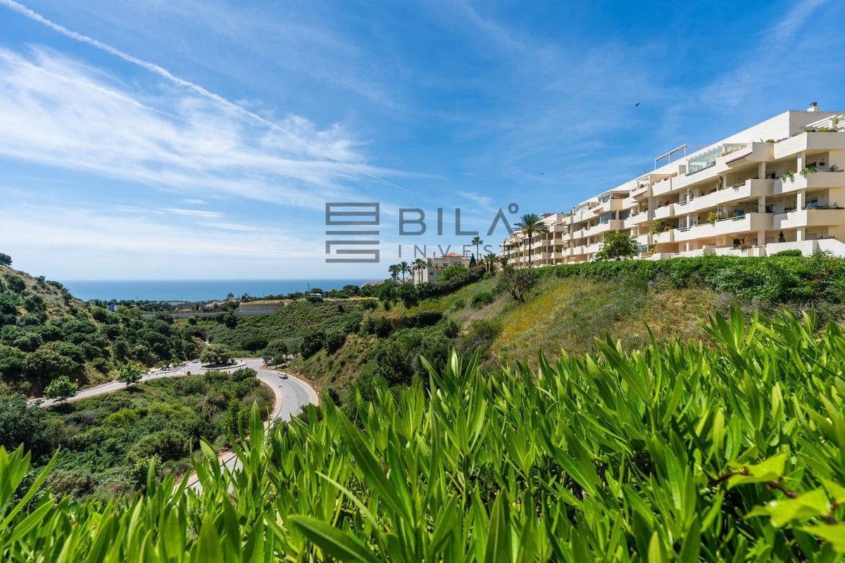 2 slaapkamer Penthouse te koop in Calahonda met zwembad - € 395.000 (Ref: 9828209)