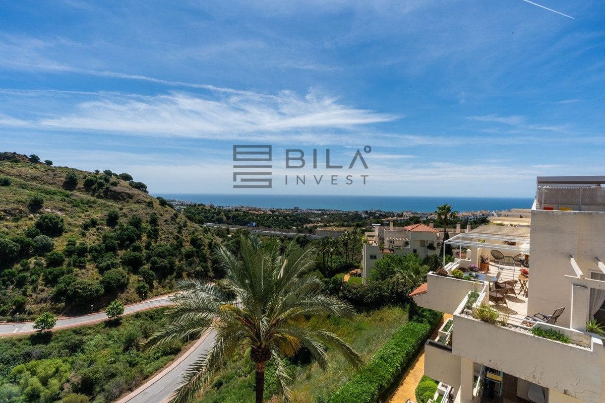 2 slaapkamer Penthouse te koop in Calahonda met zwembad - € 395.000 (Ref: 9828209)