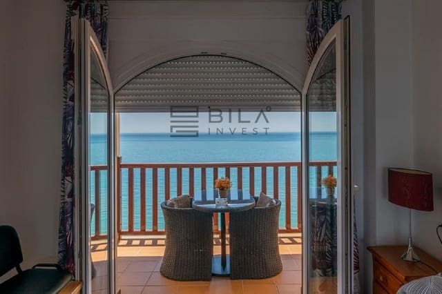 Piso de 2 habitaciones en Benalmadena Costa, Benalmádena en venta con piscina garaje - 450.000 € (Ref: 9828213)