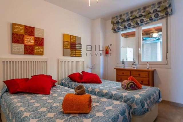 Piso de 2 habitaciones en Benalmadena Costa, Benalmádena en venta con piscina garaje - 450.000 € (Ref: 9828213)