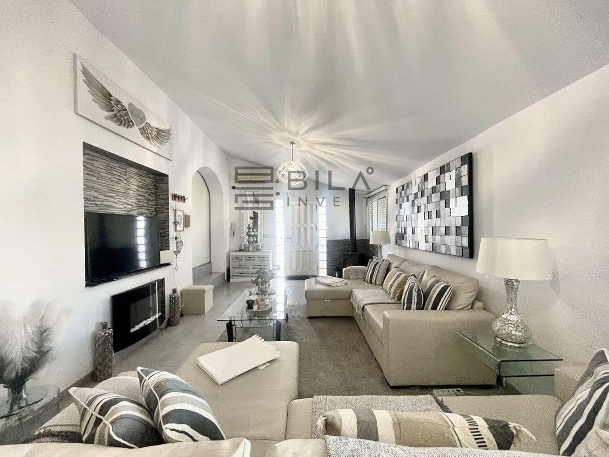 3 bedroom Villa for sale in Cerro del Aguila with pool garage - € 599,000 (Ref: 9828214)