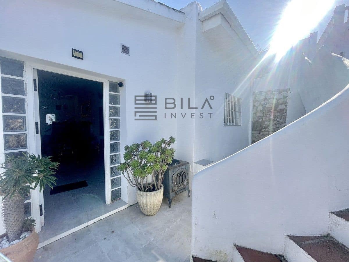 3 bedroom Villa for sale in Cerro del Aguila with pool garage - € 599,000 (Ref: 9828214)