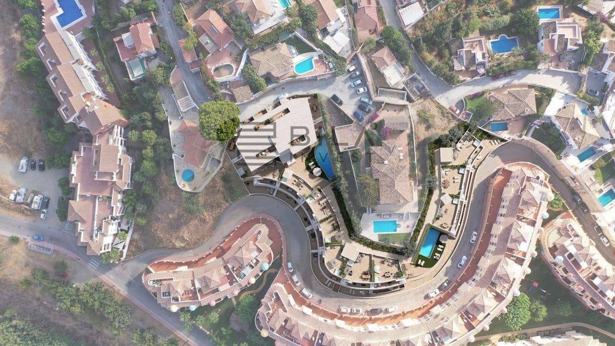 2 bedroom Flat for sale in Fuengirola with pool garage - € 289,000 (Ref: 9829928)