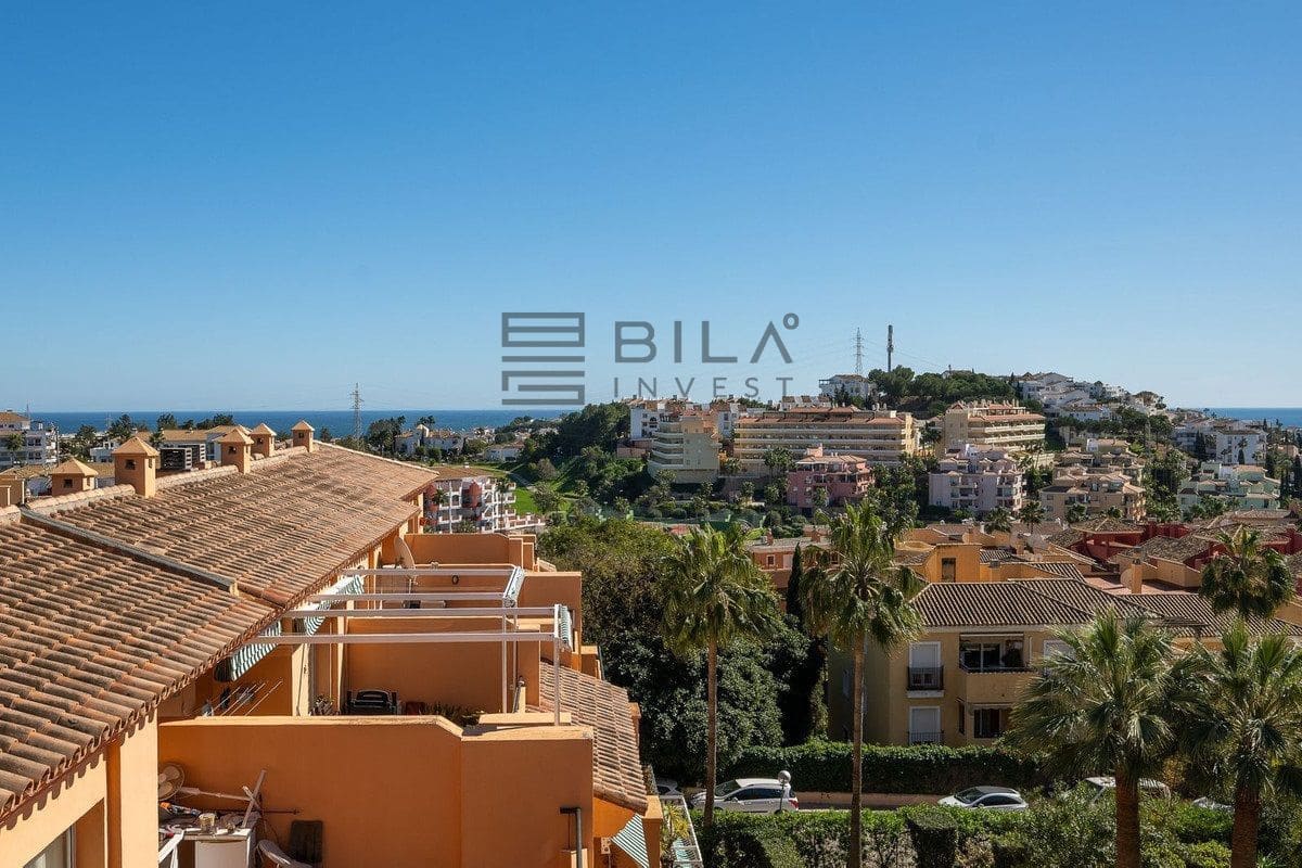 3 slaapkamer Penthouse te koop in Riviera del Sol met zwembad - € 395.000 (Ref: 9830221)