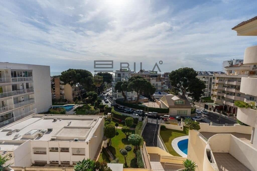 2 soveværelse Lejlighed til salg i Benalmadena med swimmingpool garage - € 420.000 (Ref: 9832782)
