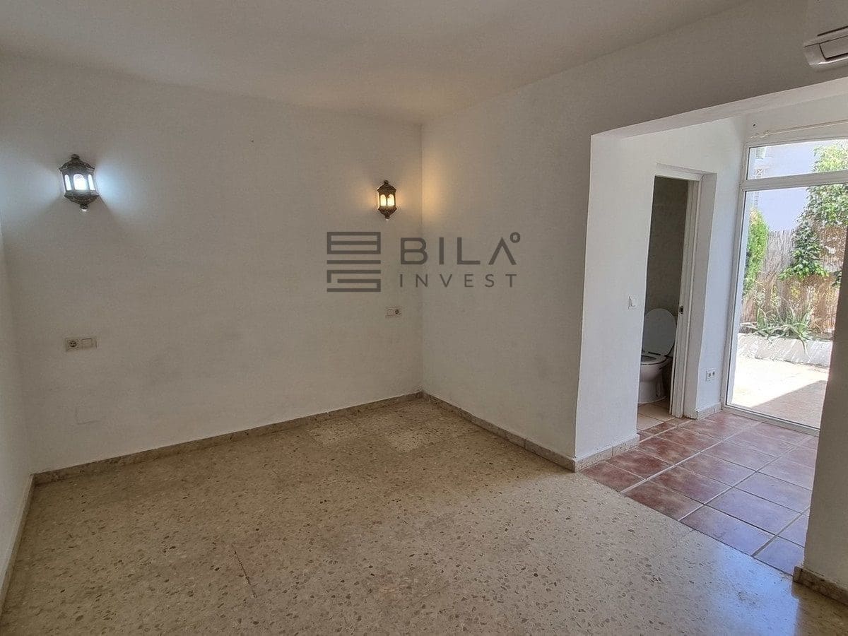 Casa de 2 habitaciones en Cerro del Aguila en venta con piscina - 285.000 € (Ref: 9832783)