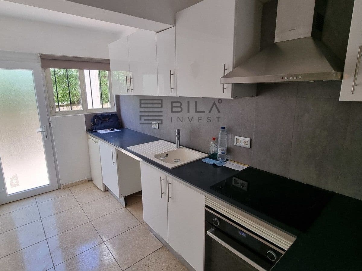 Casa de 2 habitaciones en Cerro del Aguila en venta con piscina - 285.000 € (Ref: 9832783)