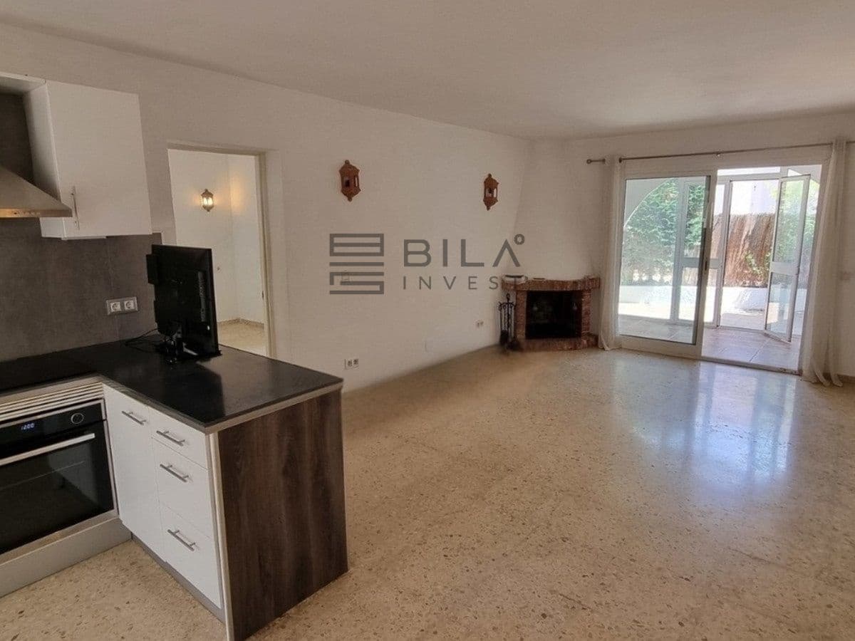 Casa de 2 habitaciones en Cerro del Aguila en venta con piscina - 285.000 € (Ref: 9832783)