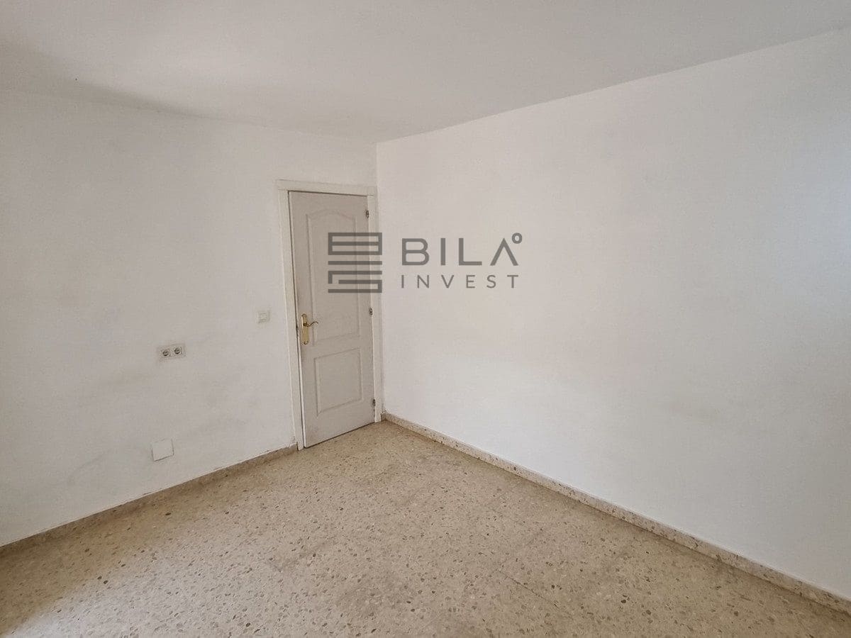 Casa de 2 habitaciones en Cerro del Aguila en venta con piscina - 285.000 € (Ref: 9832783)