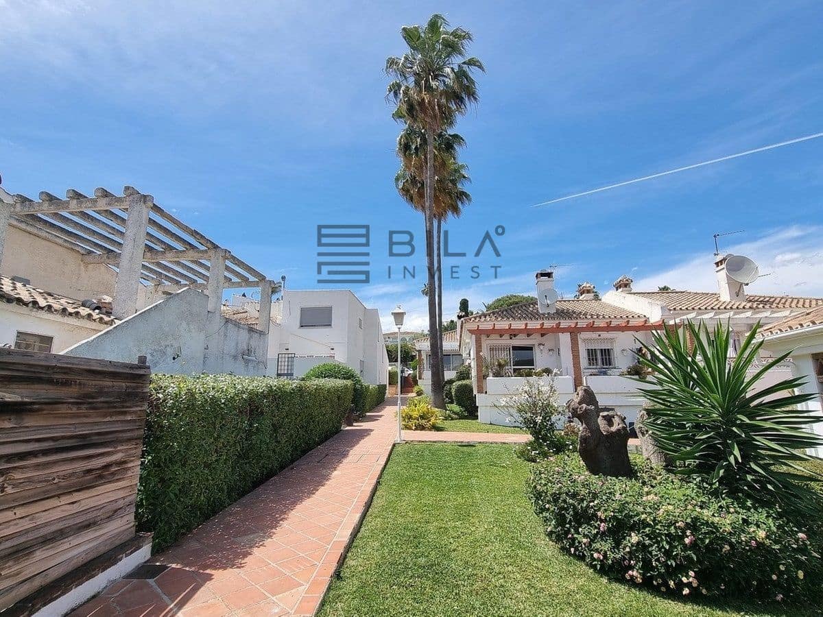 Casa de 2 habitaciones en Cerro del Aguila en venta con piscina - 285.000 € (Ref: 9832783)