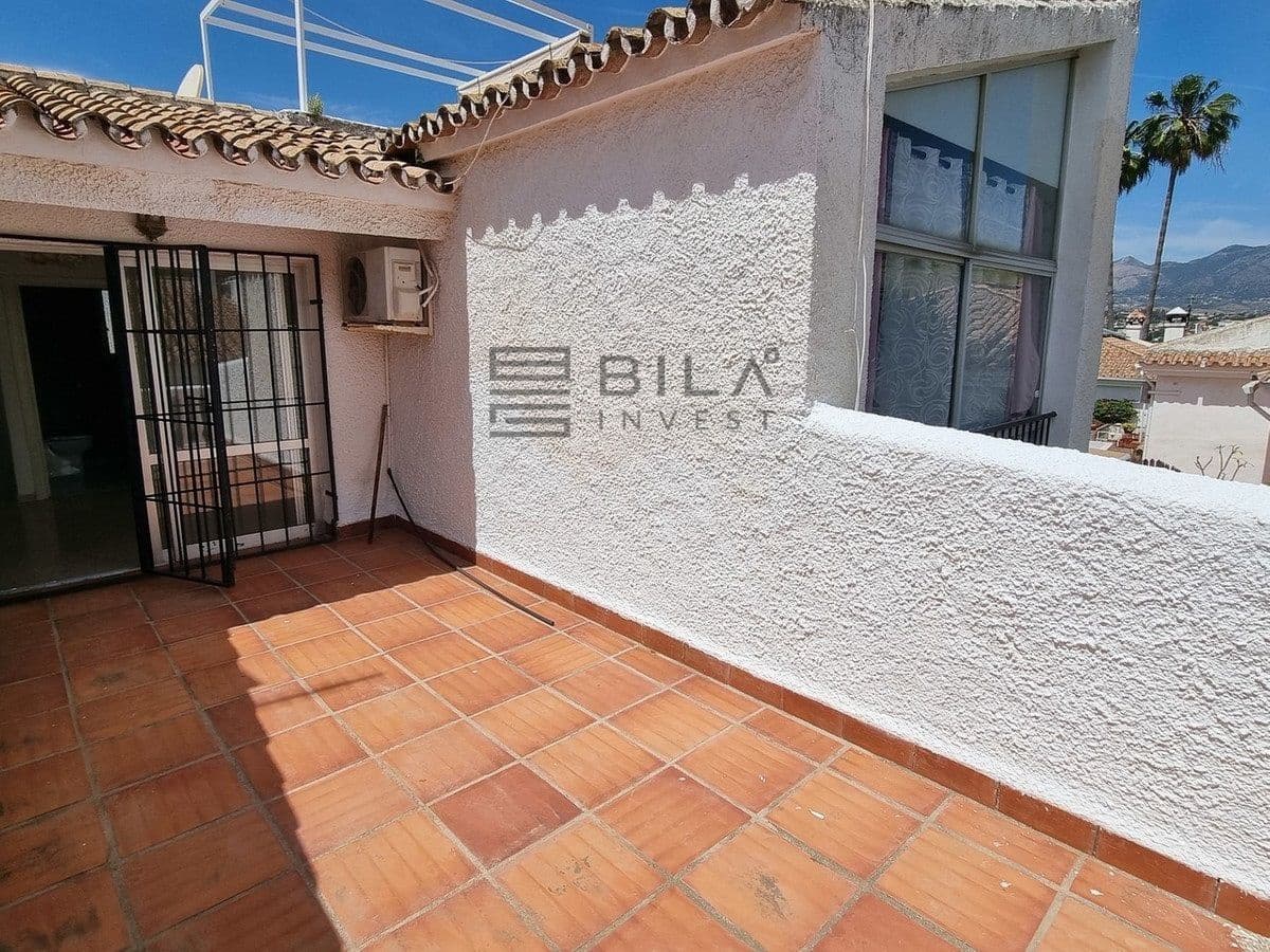 Casa de 2 habitaciones en Cerro del Aguila en venta con piscina - 285.000 € (Ref: 9832783)