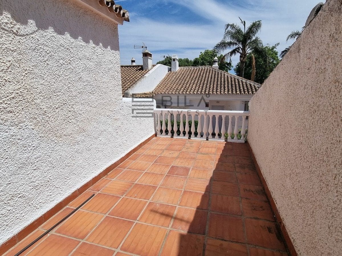 Casa de 2 habitaciones en Cerro del Aguila en venta con piscina - 285.000 € (Ref: 9832783)