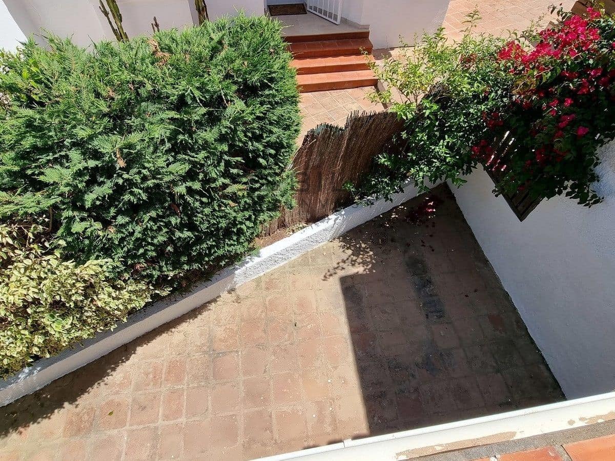 Casa de 2 habitaciones en Cerro del Aguila en venta con piscina - 285.000 € (Ref: 9832783)