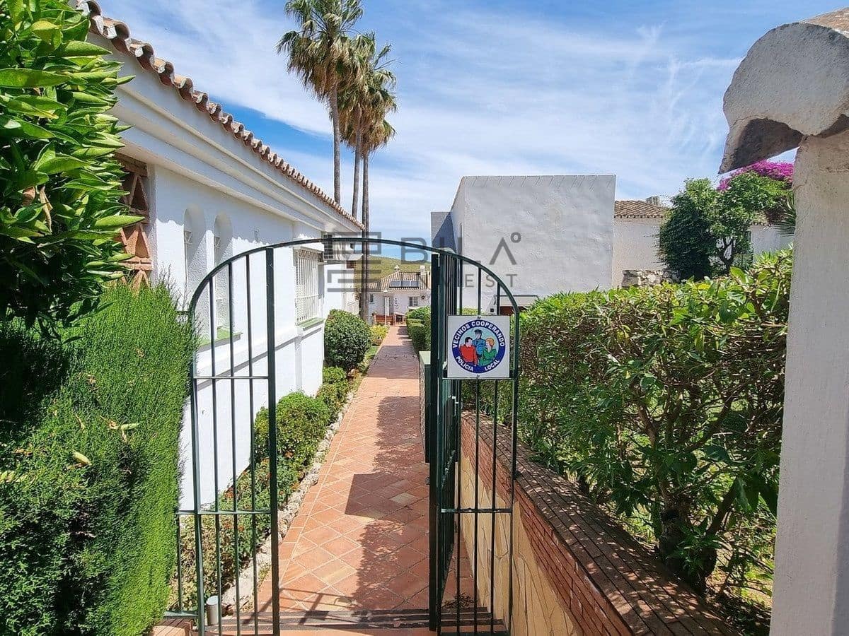 Casa de 2 habitaciones en Cerro del Aguila en venta con piscina - 285.000 € (Ref: 9832783)
