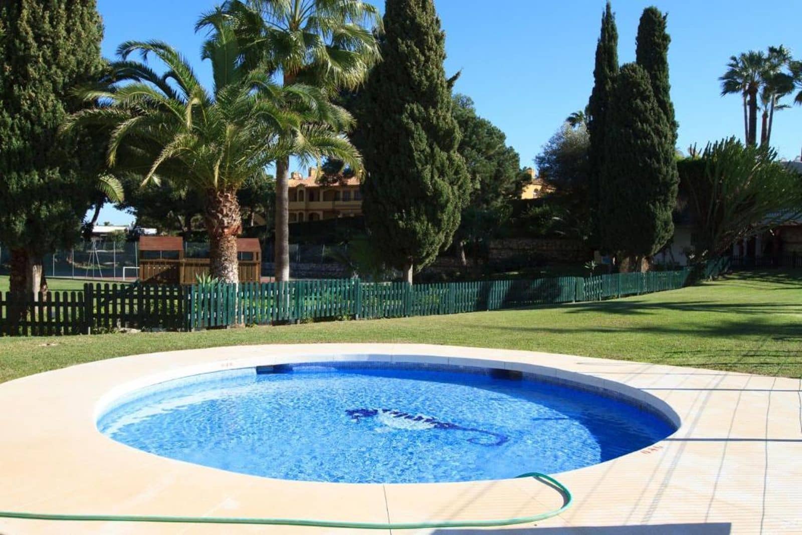 Casa de 2 habitaciones en Cerro del Aguila en venta con piscina - 285.000 € (Ref: 9832783)