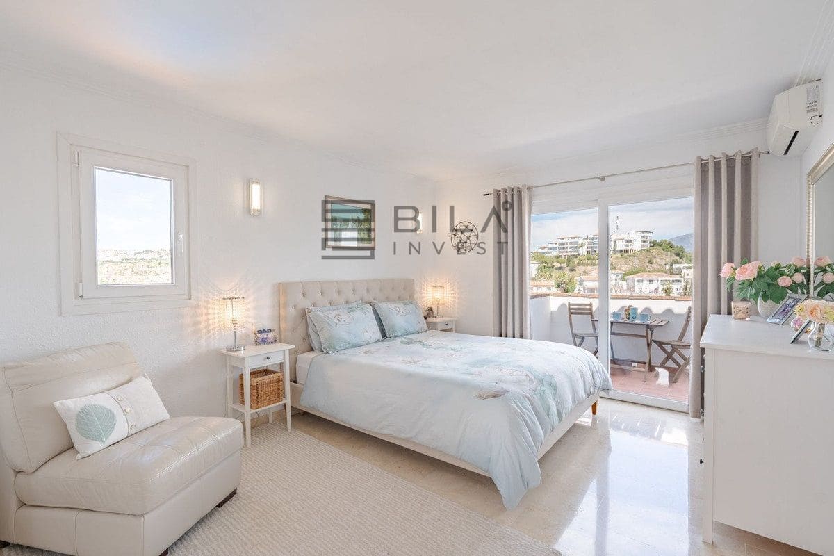 3 soveværelse Byhus til salg i Riviera del Sol - € 530.000 (Ref: 9832784)