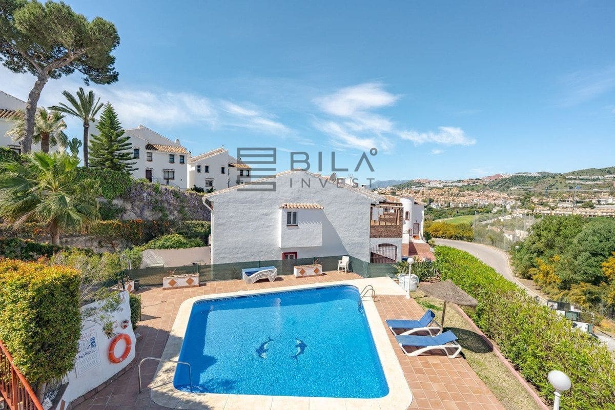 3 soveværelse Byhus til salg i Riviera del Sol - € 530.000 (Ref: 9832784)