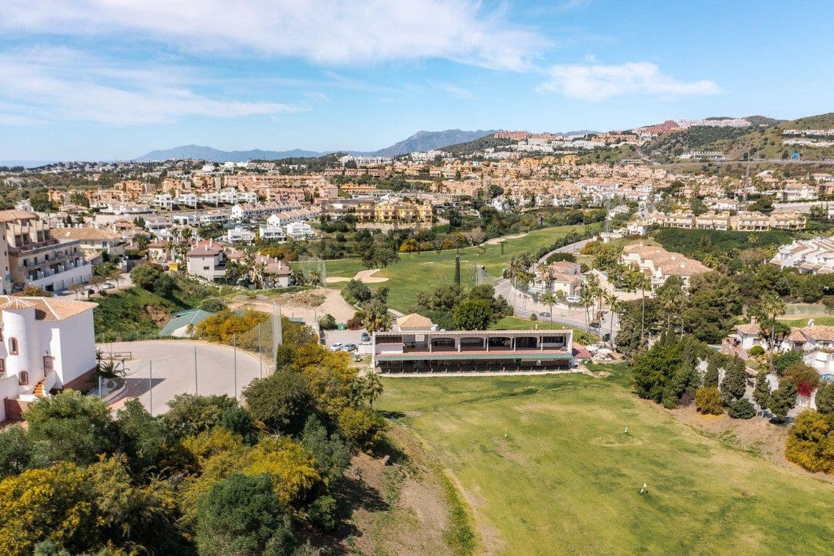 3 soveværelse Byhus til salg i Riviera del Sol - € 530.000 (Ref: 9832784)