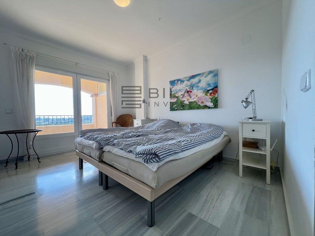 2 slaapkamer Flat te koop in La Cala Hills - € 345.000 (Ref: 9833044)