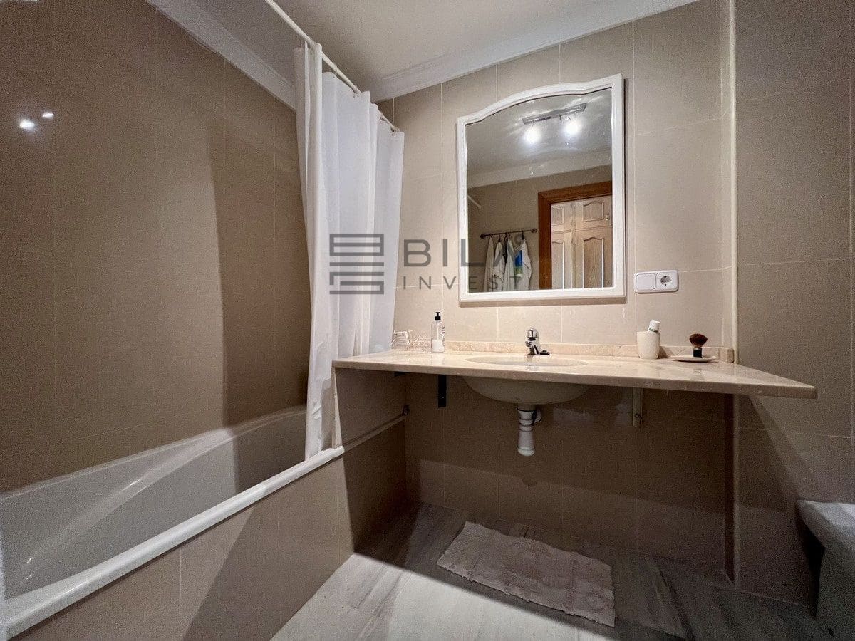 2 slaapkamer Flat te koop in La Cala Hills - € 345.000 (Ref: 9833044)