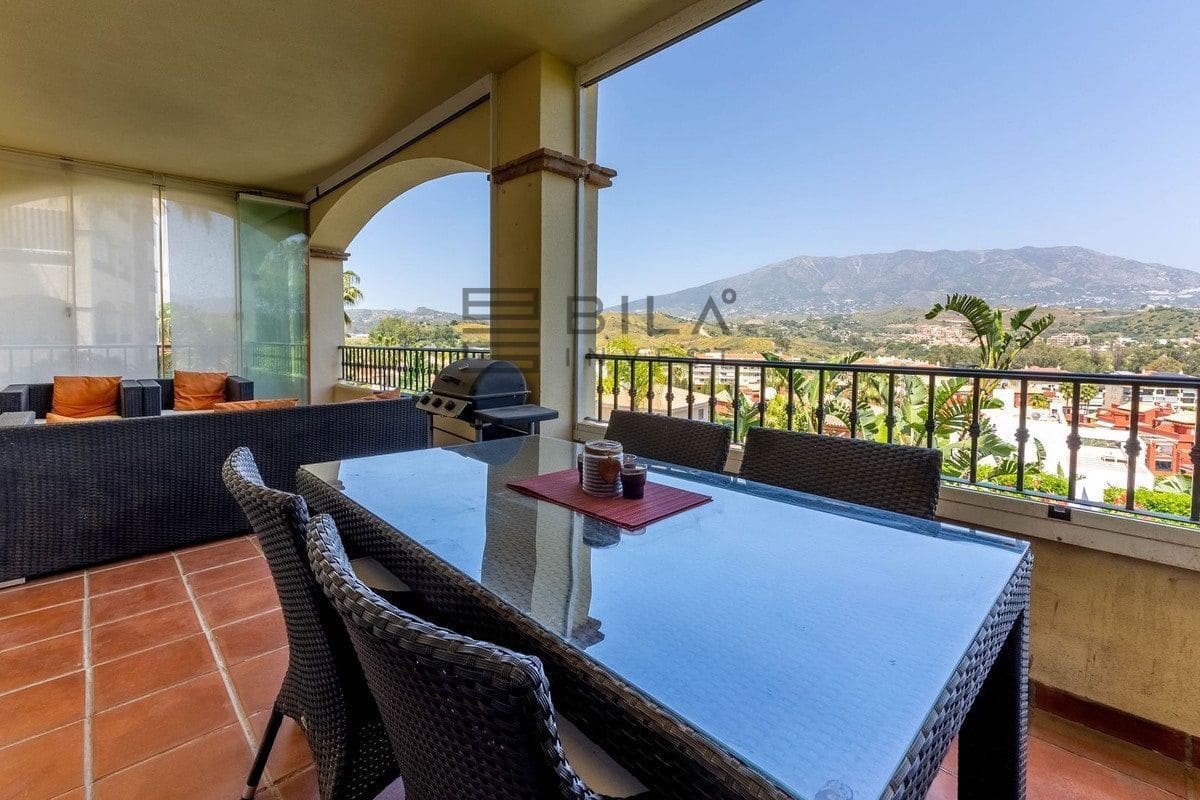 2 slaapkamer Flat te koop in La Cala Hills met zwembad garage - € 325.000 (Ref: 9833045)
