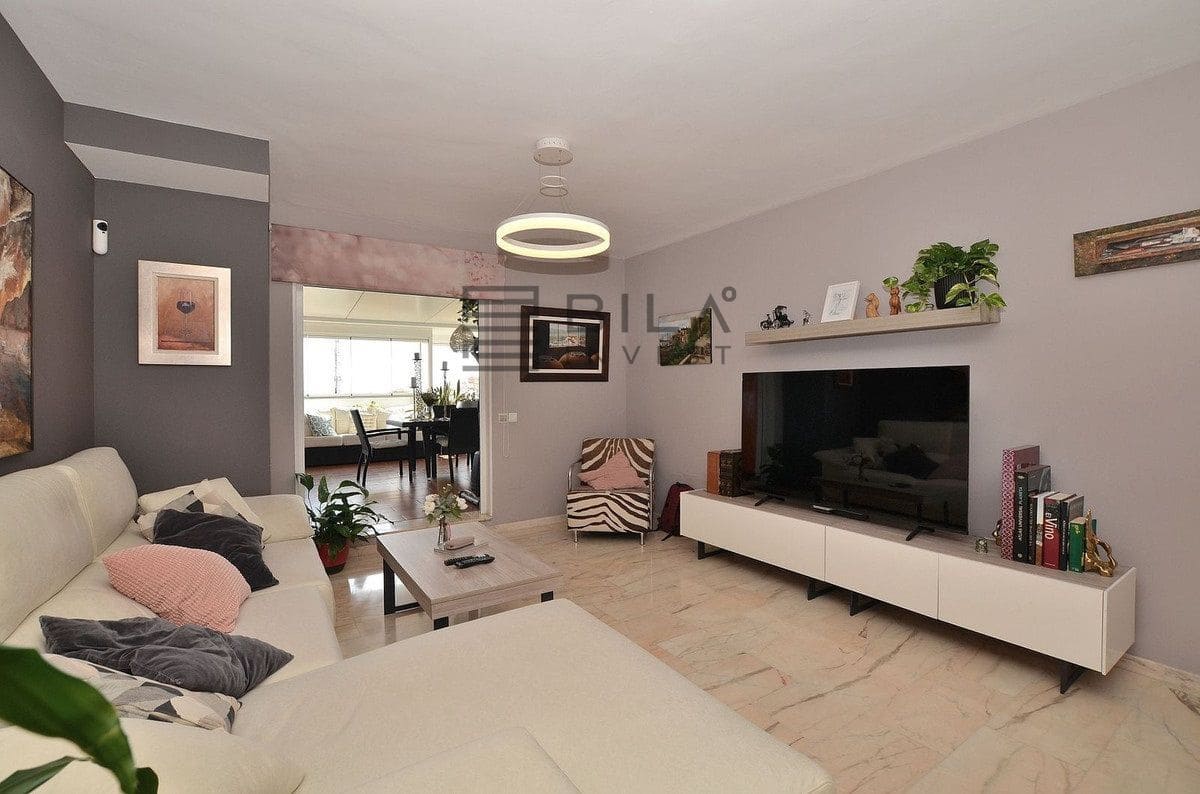 3 bedroom Penthouse for sale in Benalmadena with pool - € 639,000 (Ref: 9833046)