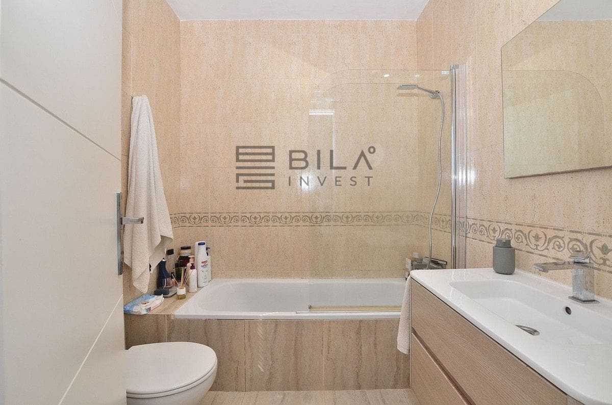3 bedroom Penthouse for sale in Benalmadena with pool - € 639,000 (Ref: 9833046)