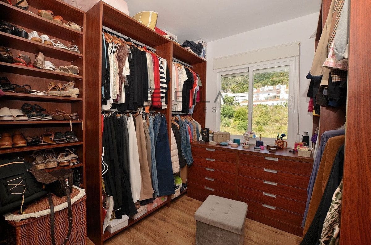 3 bedroom Penthouse for sale in Benalmadena with pool - € 639,000 (Ref: 9833046)