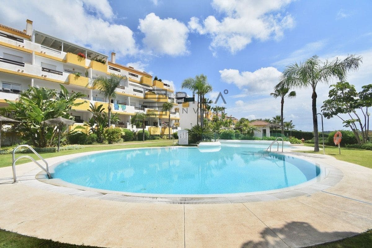 2 soverom Leilighet til salgs i La Cala de Mijas med svømmebasseng garasje - € 285 000 (Ref: 9833048)