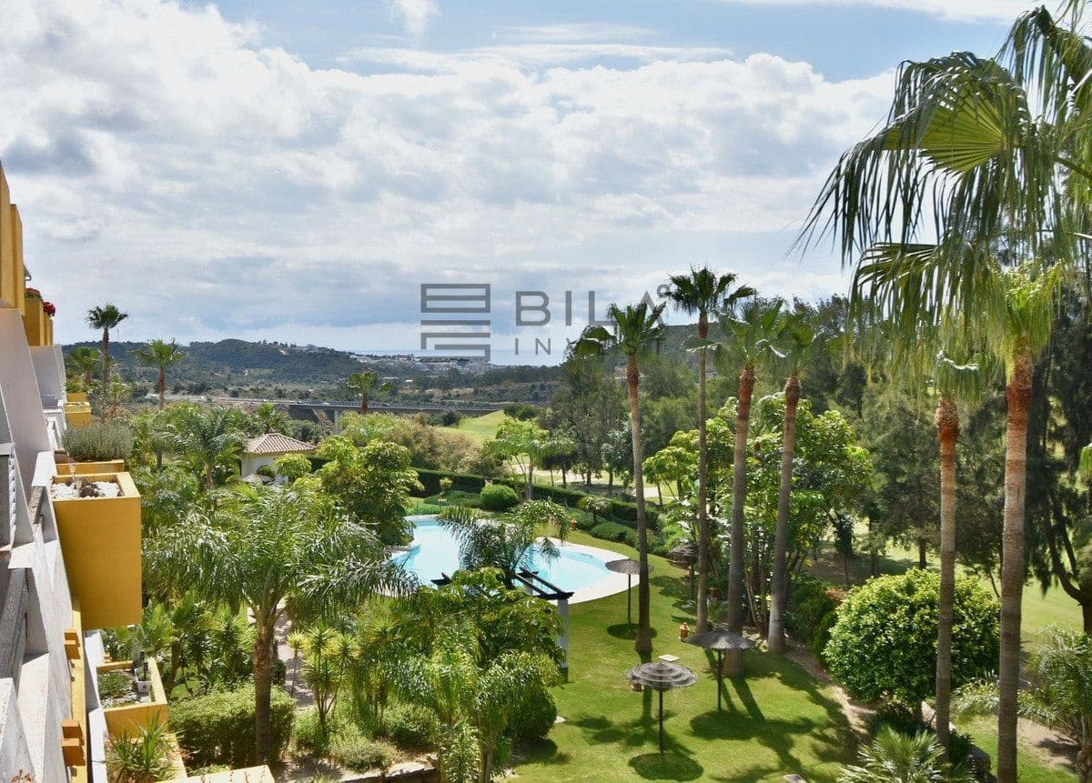 2 soverom Leilighet til salgs i La Cala de Mijas med svømmebasseng garasje - € 285 000 (Ref: 9833048)