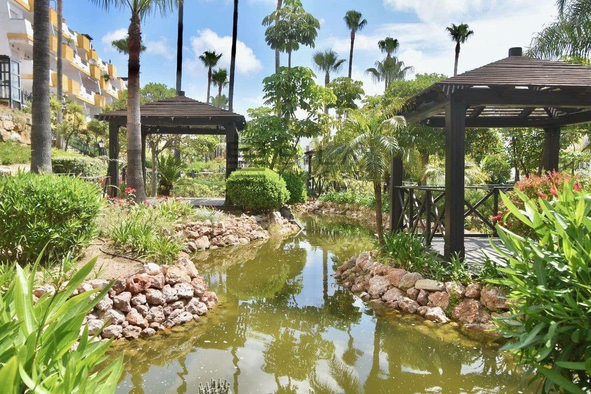 2 soverom Leilighet til salgs i La Cala de Mijas med svømmebasseng garasje - € 285 000 (Ref: 9833048)