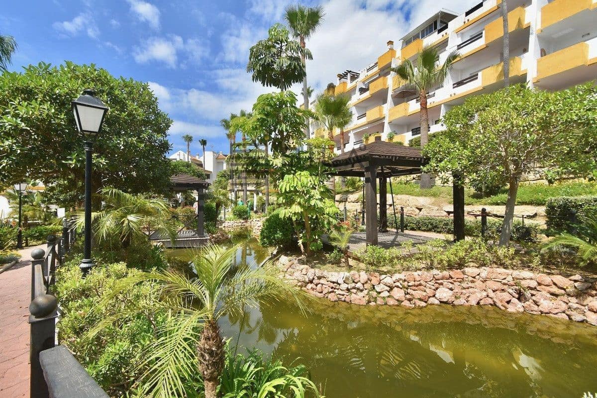 2 soverom Leilighet til salgs i La Cala de Mijas med svømmebasseng garasje - € 285 000 (Ref: 9833048)