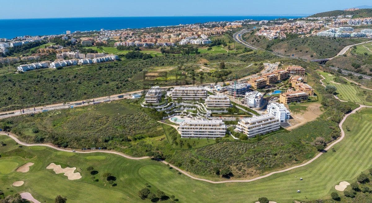 1 slaapkamer Flat te koop in La Cala de Mijas met zwembad garage - € 302.000 (Ref: 9834000)