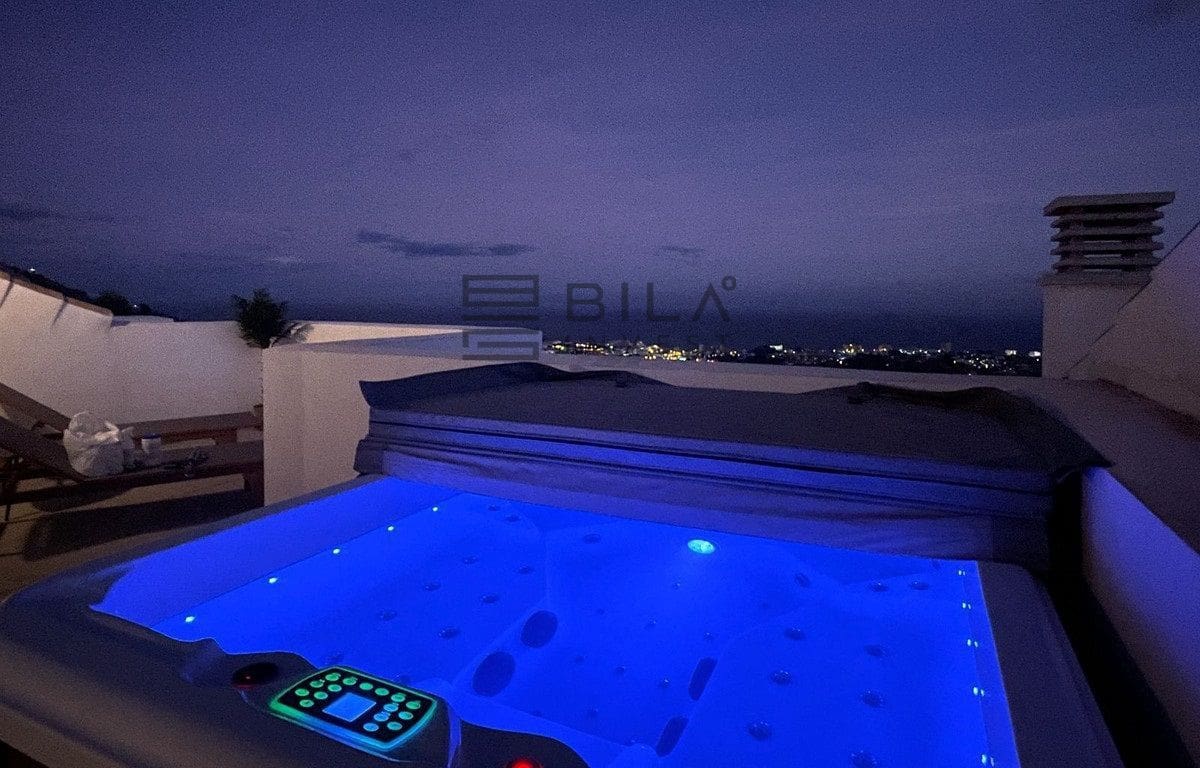 3 bedroom Penthouse for sale in Benalmadena with pool - € 680,000 (Ref: 9834125)