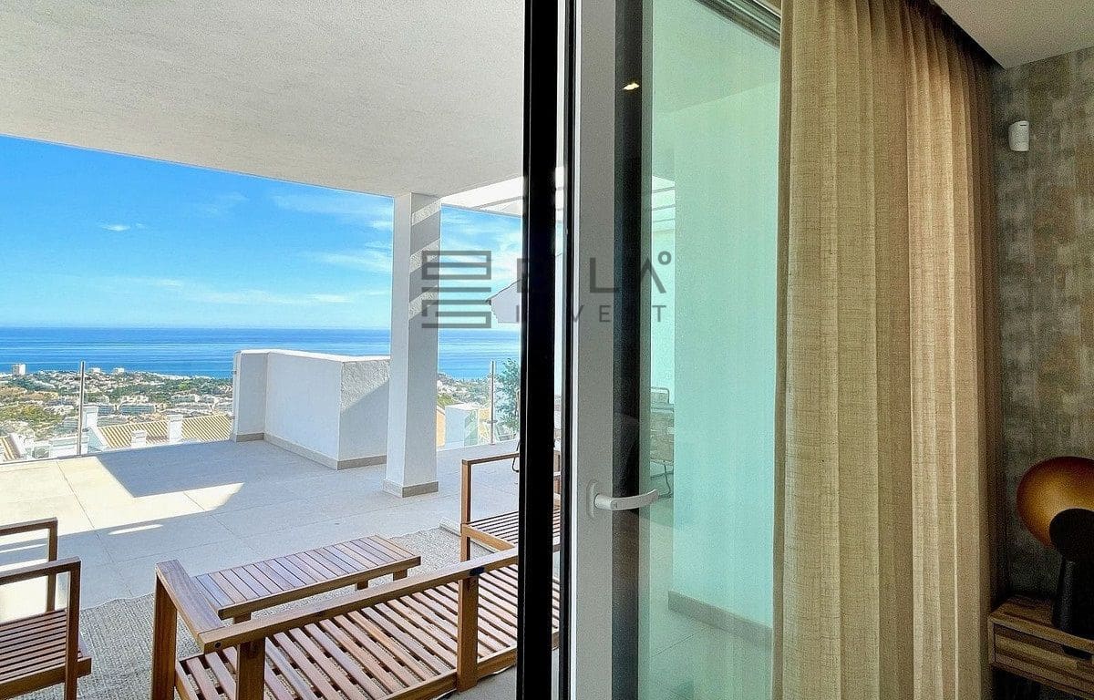 3 bedroom Penthouse for sale in Benalmadena with pool - € 680,000 (Ref: 9834125)