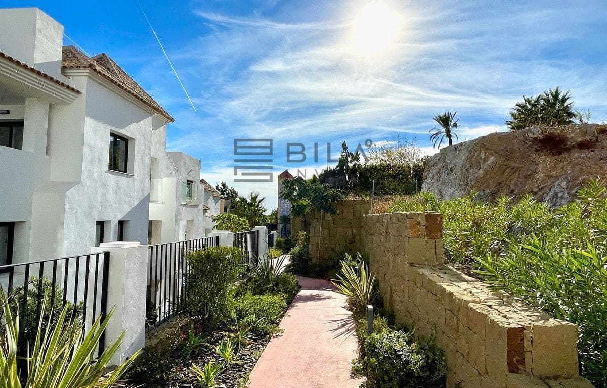 3 bedroom Penthouse for sale in Benalmadena with pool - € 680,000 (Ref: 9834125)