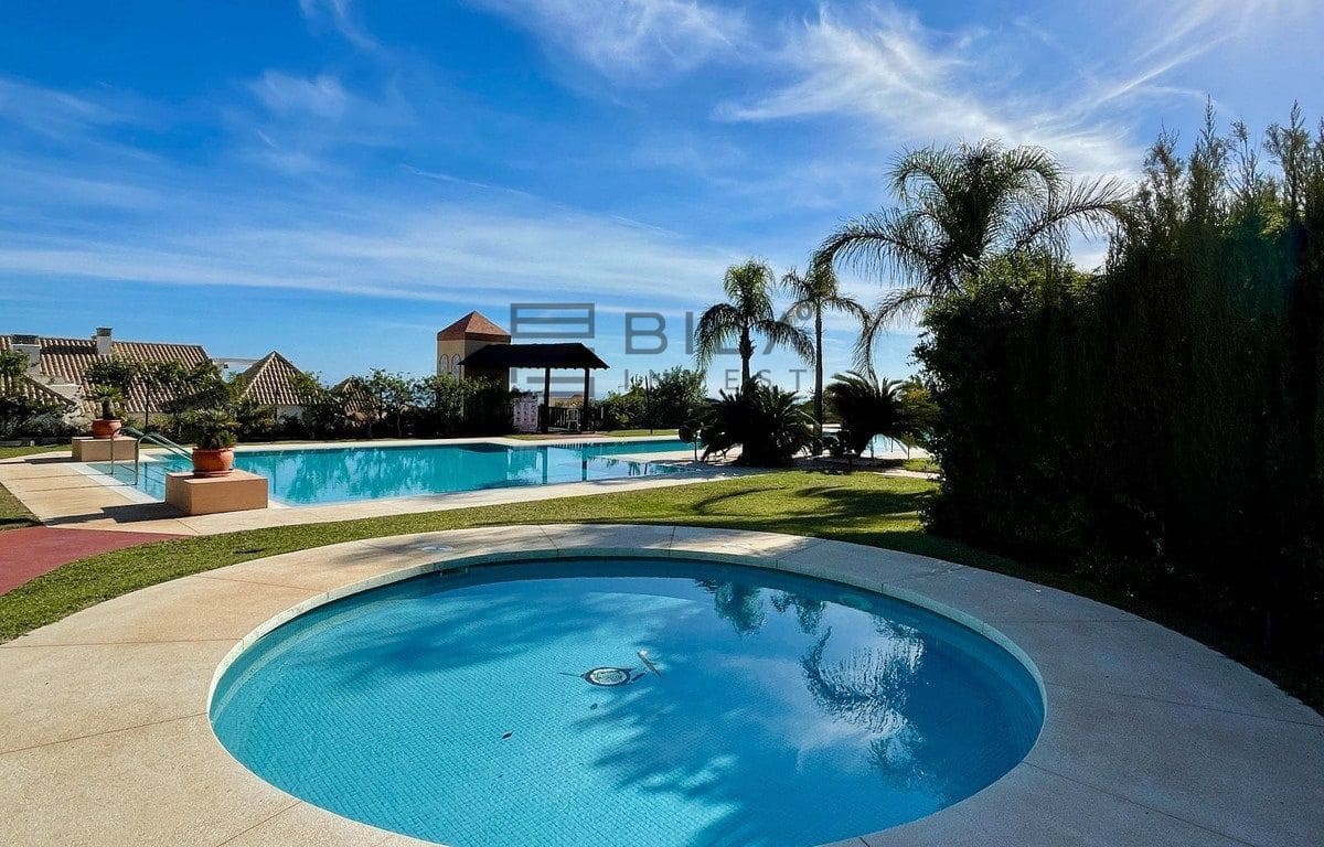 3 bedroom Penthouse for sale in Benalmadena with pool - € 680,000 (Ref: 9834125)